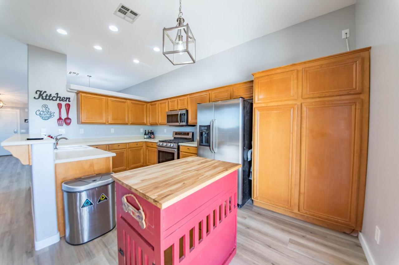Gorgeous Las Vegas Home With Rv Parking Dış mekan fotoğraf